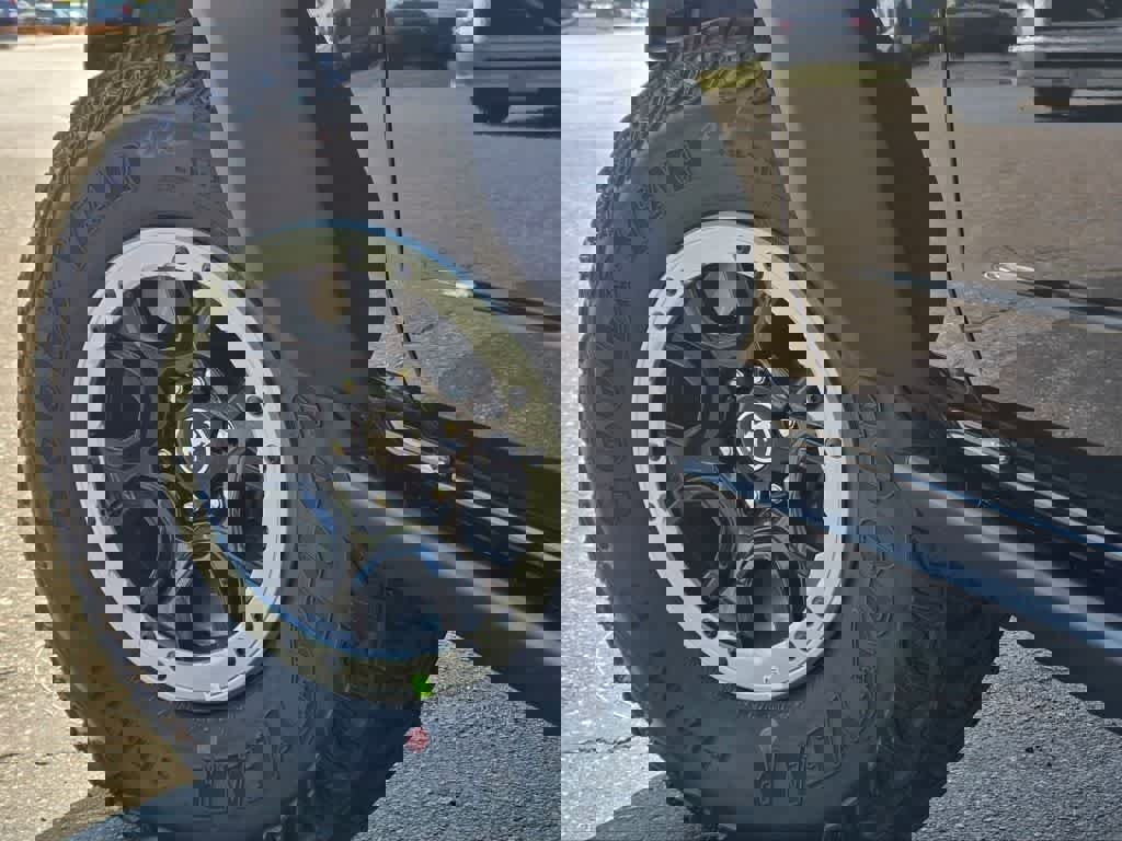 New 2025 Ford Bronco Badlands image 4