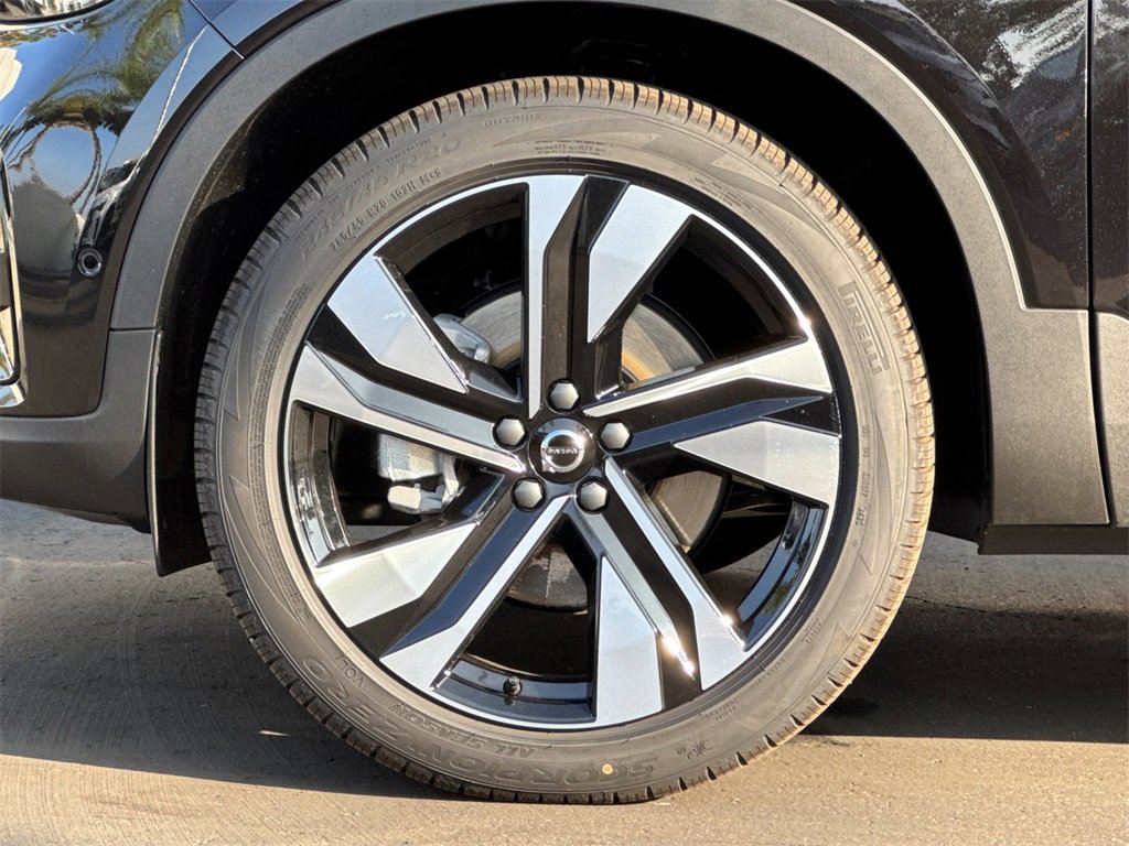 New 2026 Volvo XC40 B5 Ultra image 25