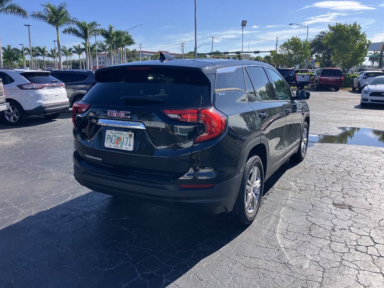 Used 2018 GMC Terrain SLE FWD image 4