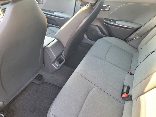 Used 2025 Kia K4 LXS image 9