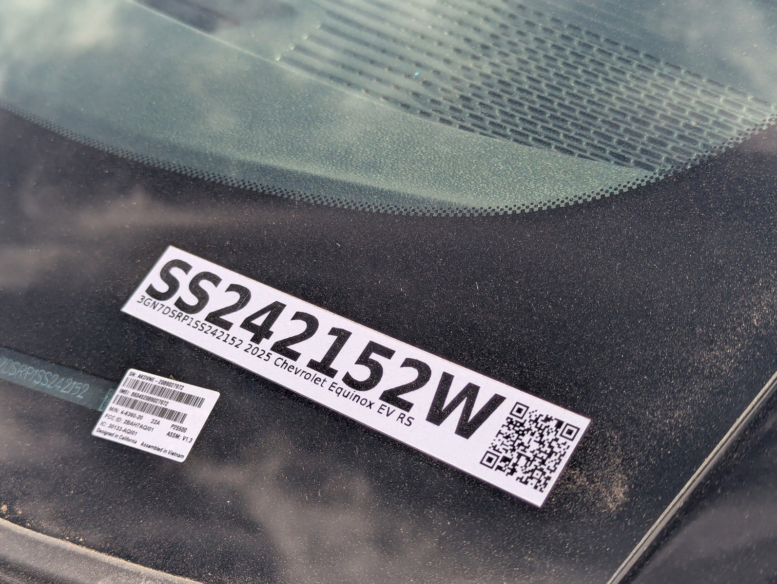 Certified 2025 Chevrolet Equinox EV RS image 31