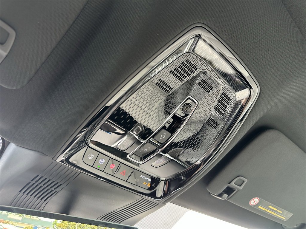 New 2026 Cadillac Vistiq Sport image 22