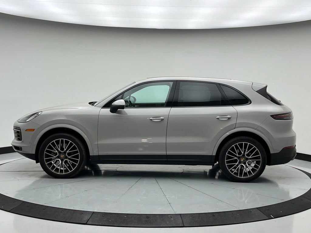 Used 2023 Porsche Cayenne image 2