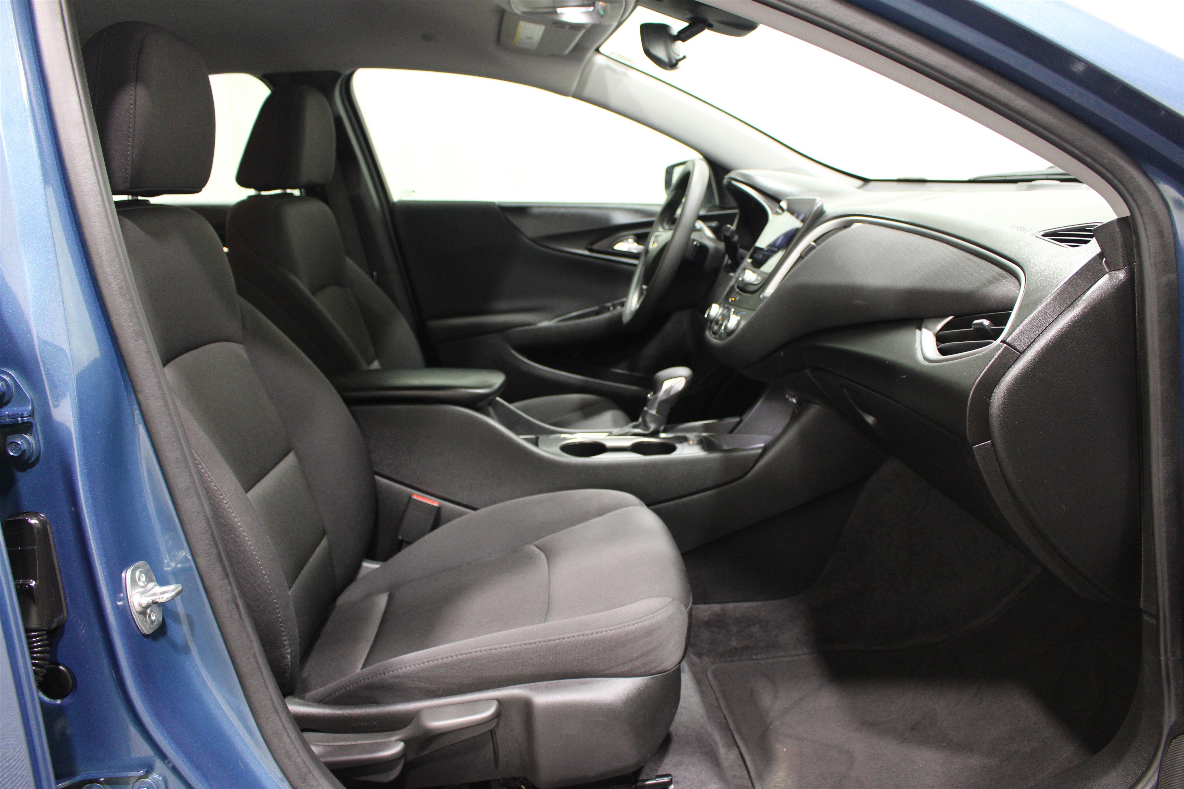 Used 2025 Chevrolet Malibu LS image 26