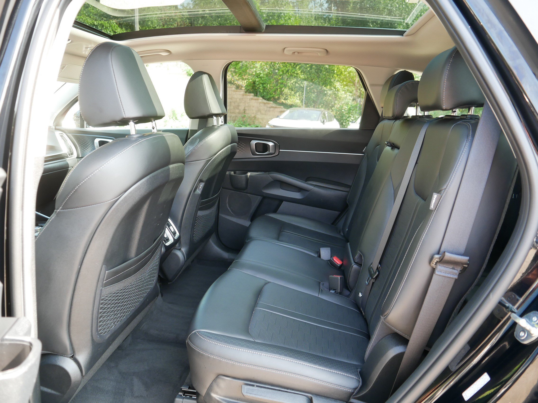 Certified 2024 Kia Sorento S w/ Panoramic Sunroof Package AWD/4WD image 35