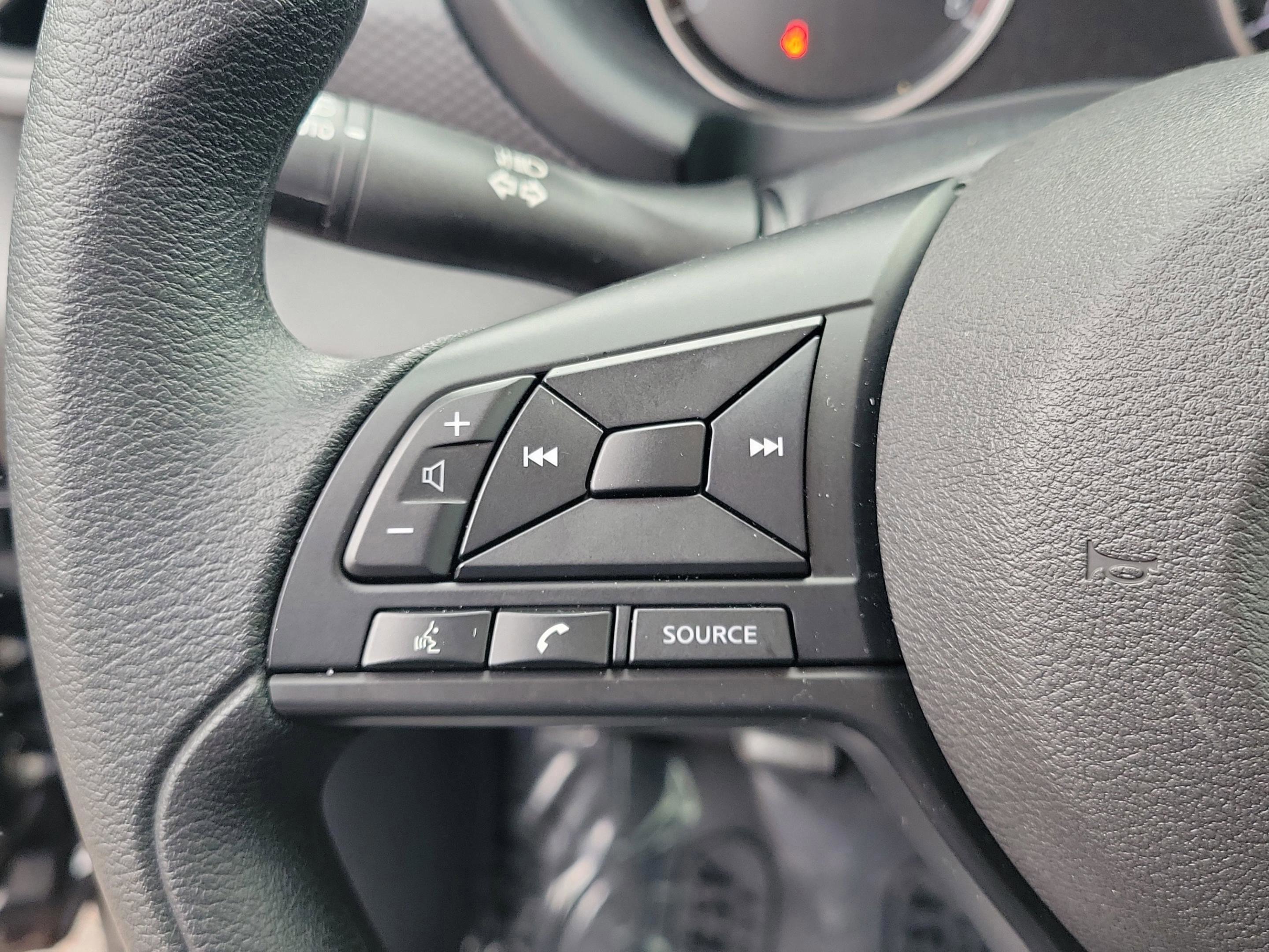 Used 2025 Nissan Kicks Play S image 21