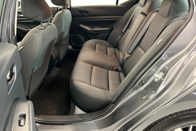 Used 2025 Nissan Altima 2.5 SV w/ SV Premium Package FWD image 22