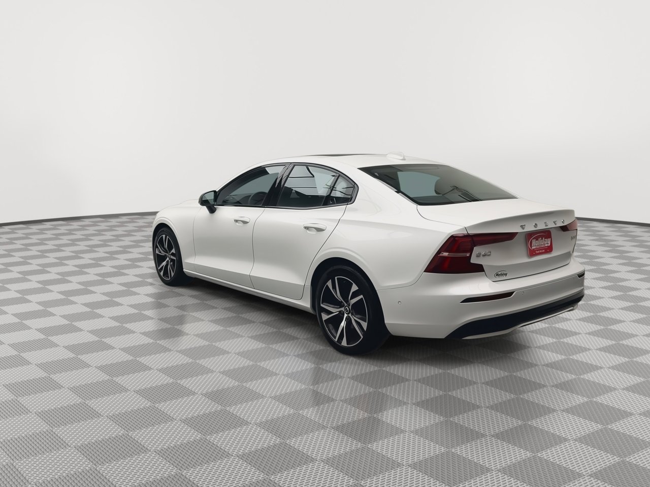 Used 2024 Volvo S60 B5 Plus image 2