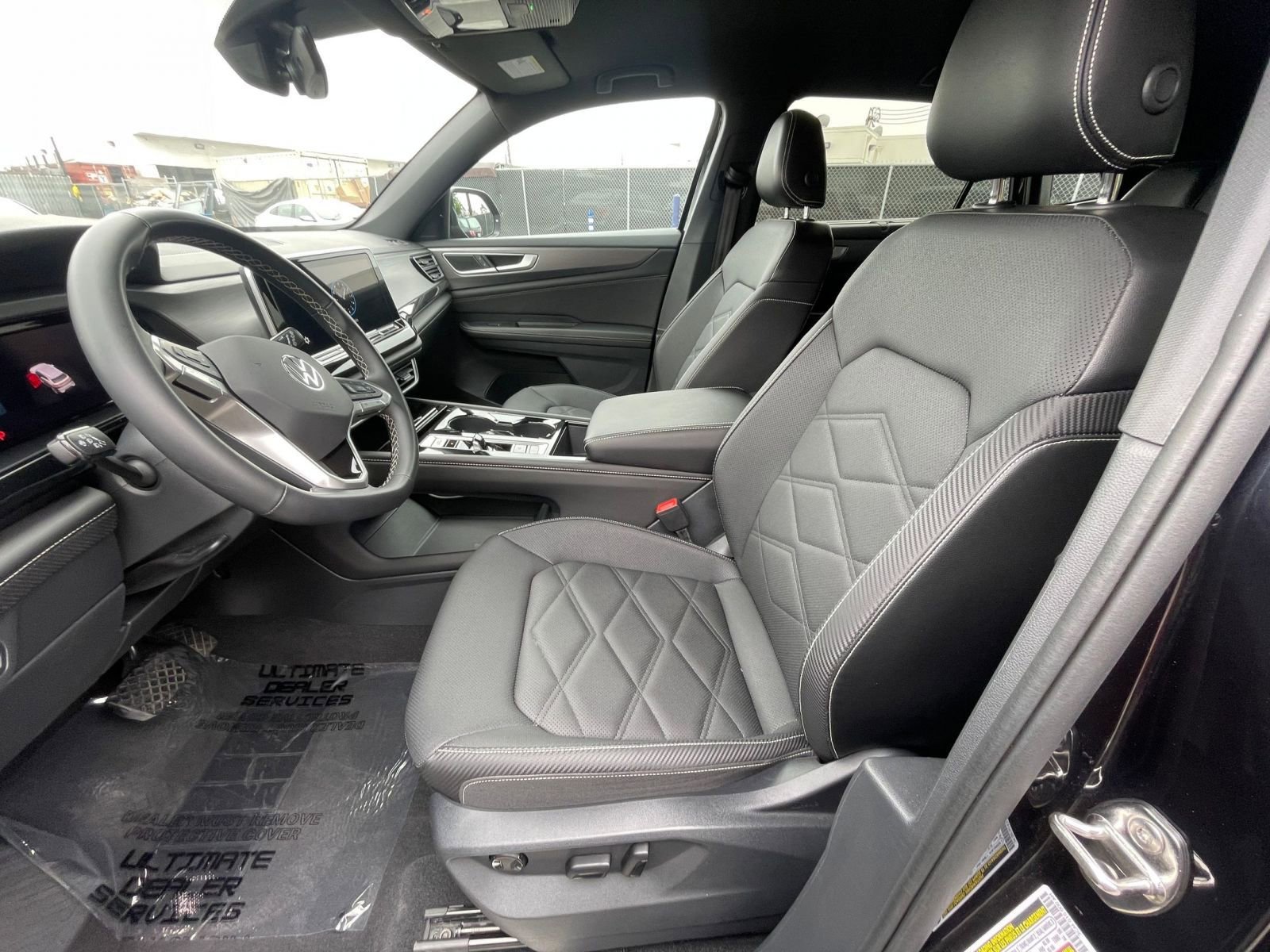 Used 2025 Volkswagen Atlas Cross Sport SE image 27