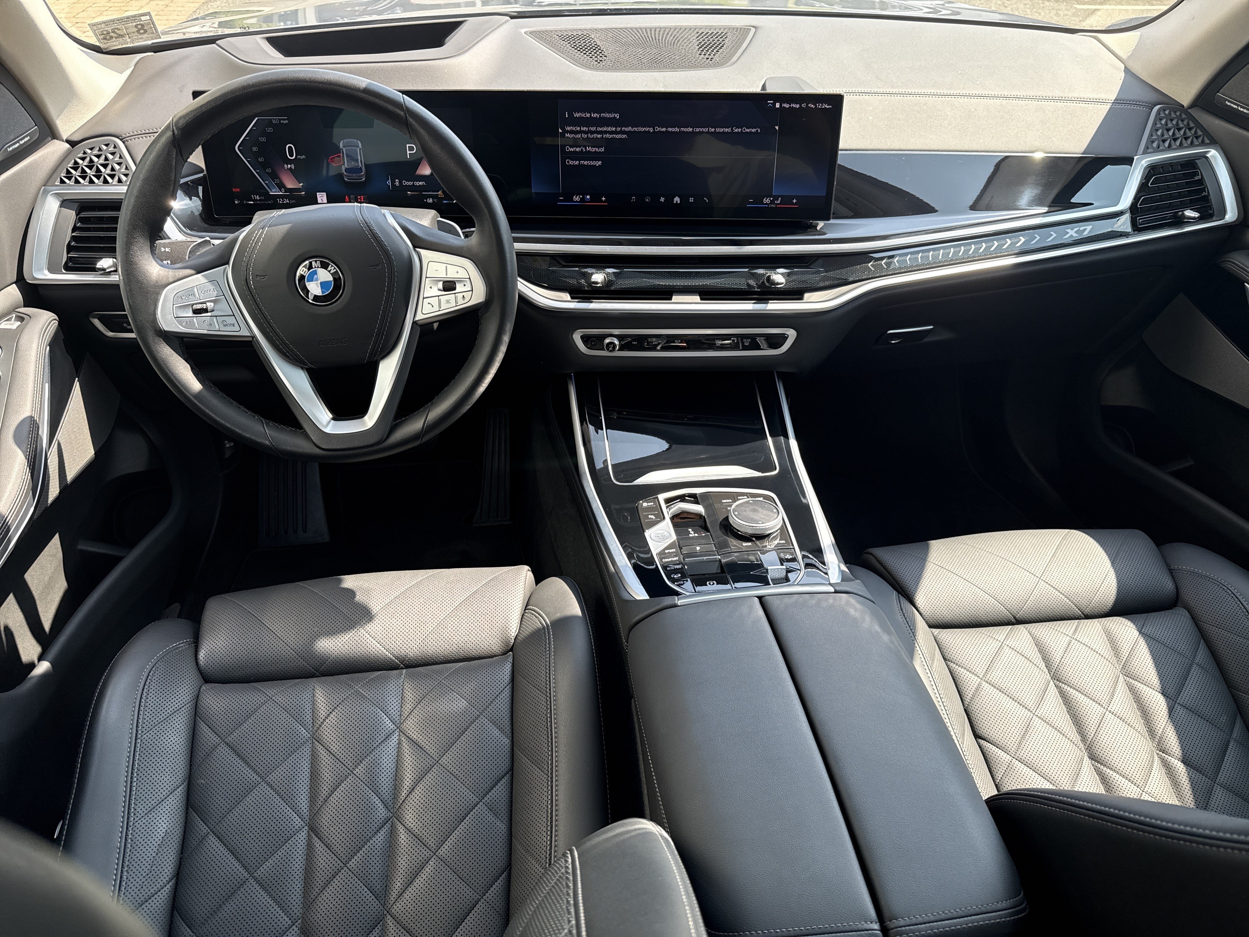 Used 2024 BMW X7 xDrive40i w/ Premium Package AWD/4WD image 4