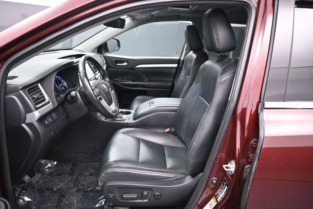 Certified 2019 Toyota Highlander XLE AWD/4WD image 19
