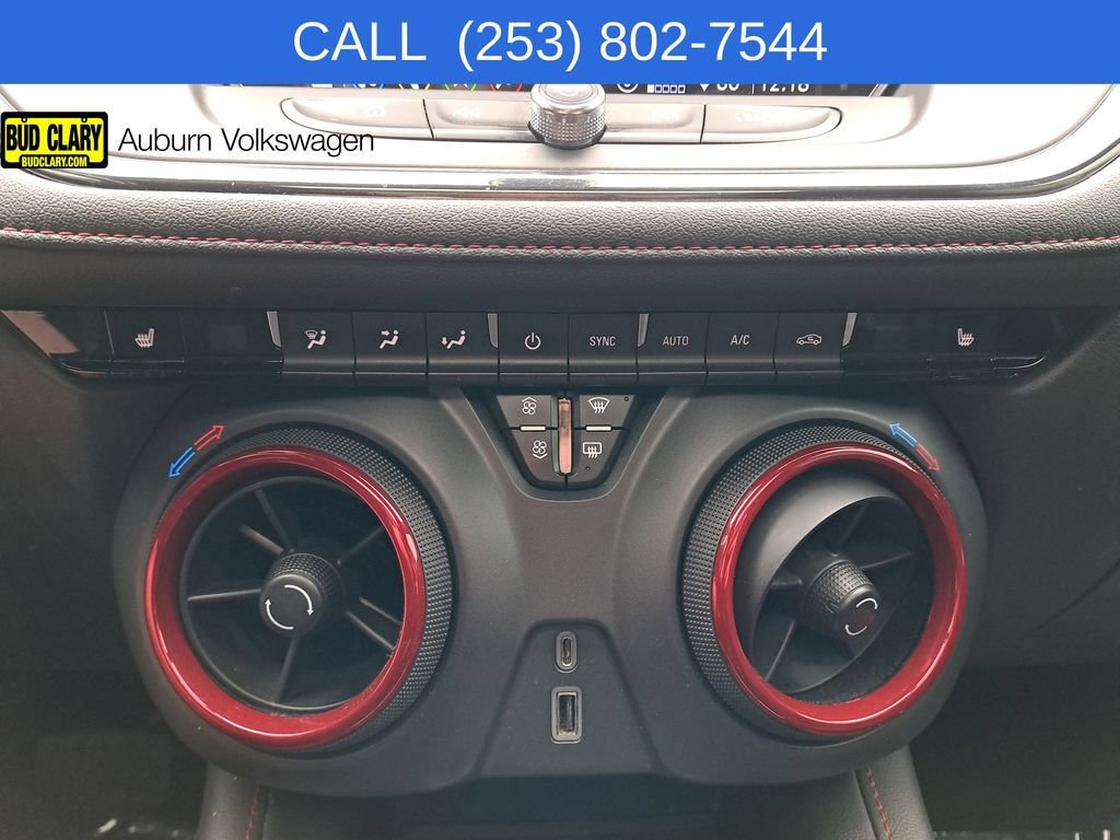 Used 2020 Chevrolet Blazer RS AWD/4WD image 27