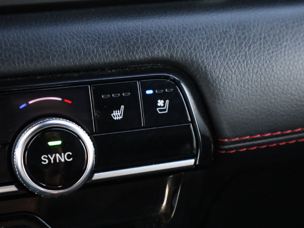 Certified 2025 Honda Pilot Black Edition image 25