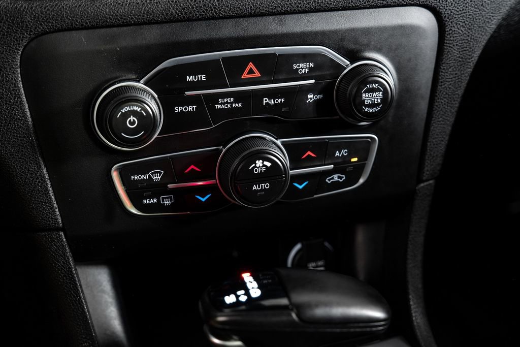 Used 2019 Dodge Charger R/T w/ Blacktop Package RWD image 23