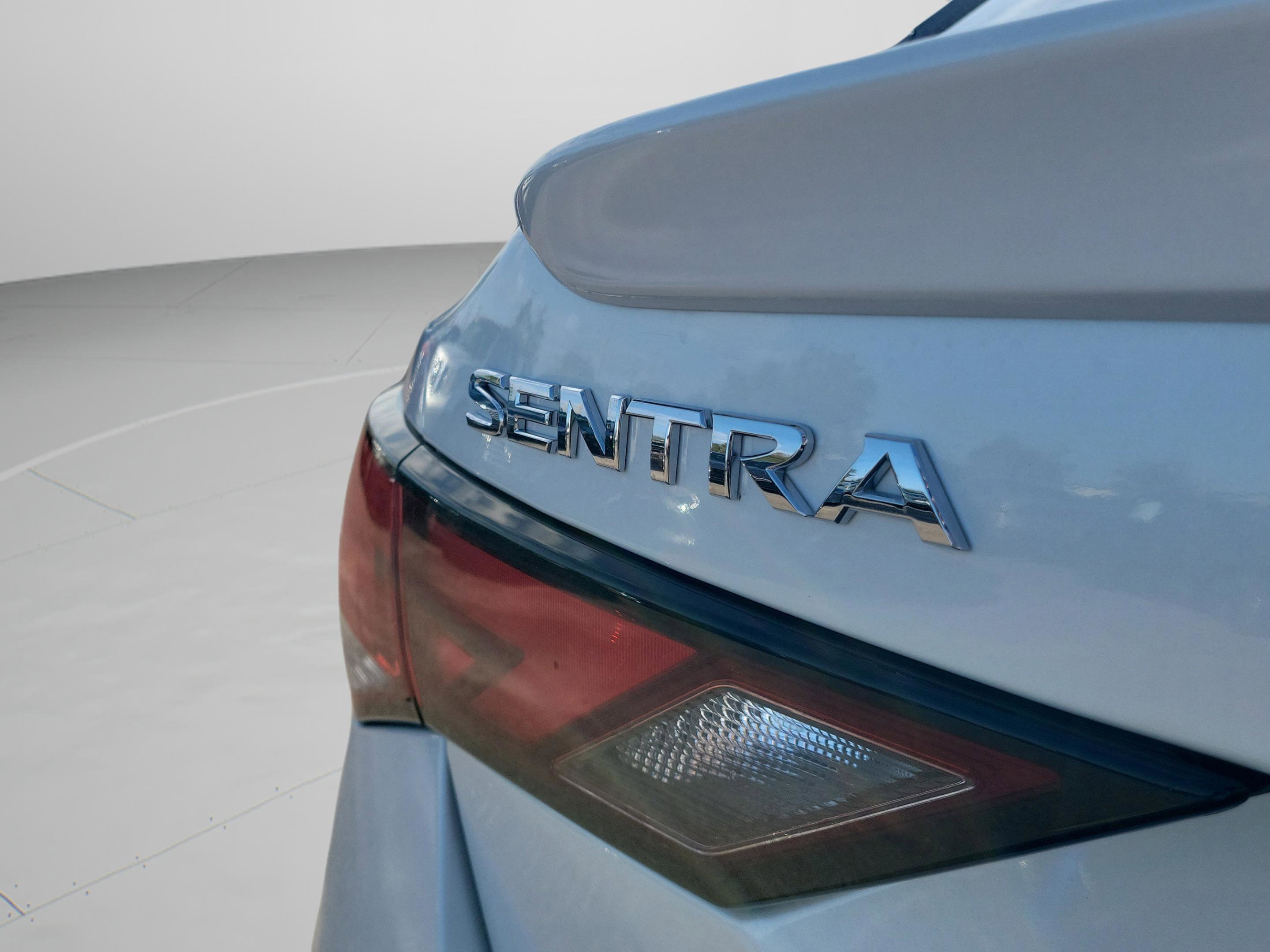 Used 2025 Nissan Sentra SR w/ SR Premium Package image 35