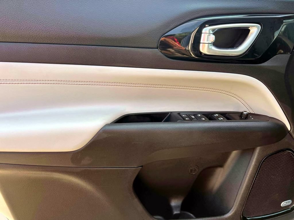 Certified 2022 Jeep Compass Limited w/ Sun and Sound Group AWD/4WD image 18