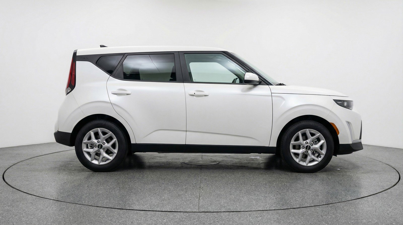 Used 2025 Kia Soul LX w/ LX Technology Package image 11