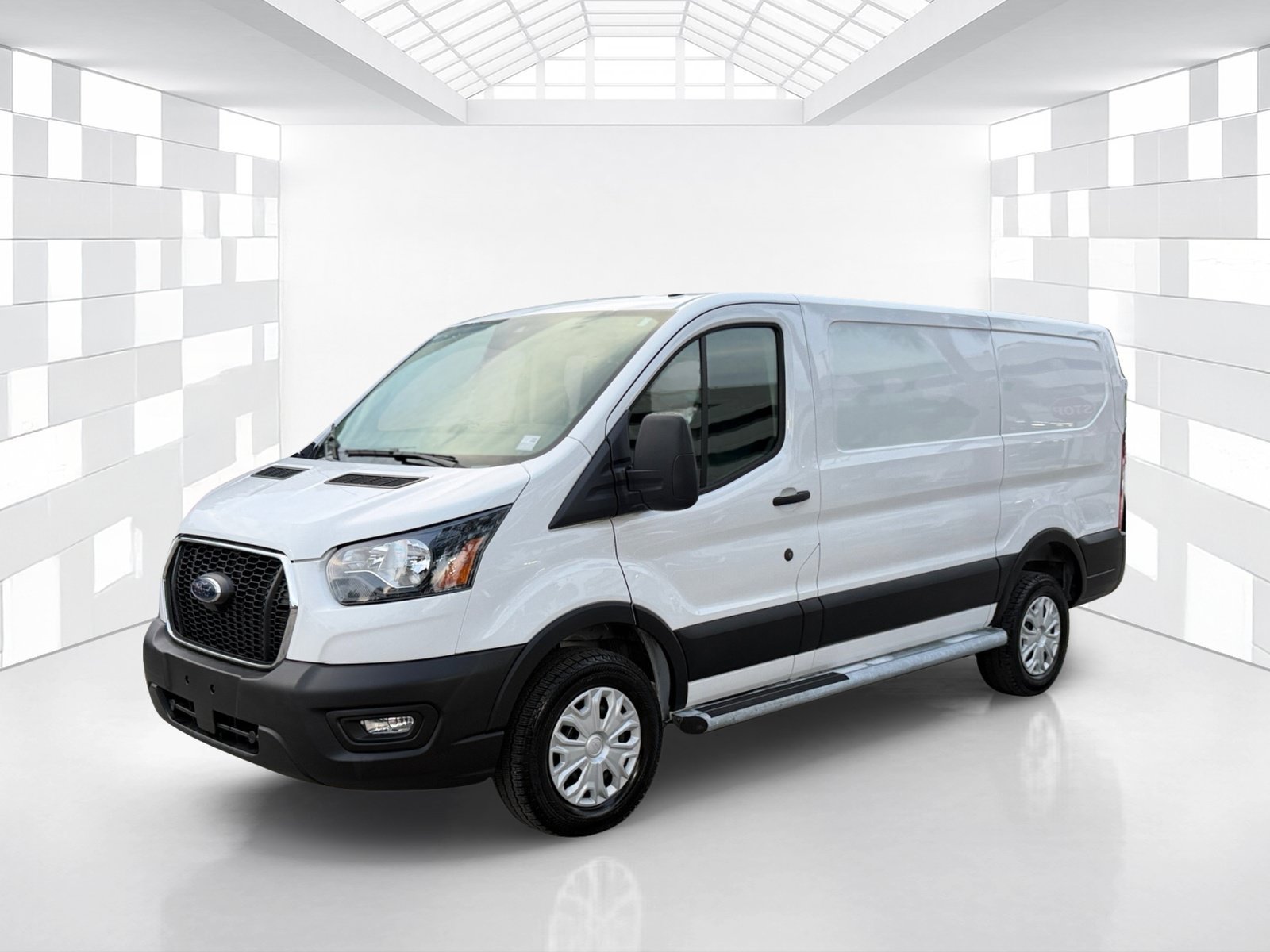 Used 2025 Ford Transit 250 Low Roof w/ Exterior Upgrade Package RWD image 3