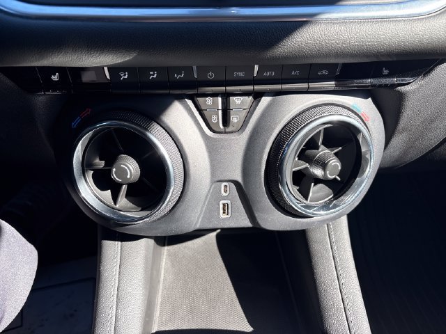 Used 2019 Chevrolet Blazer LT AWD/4WD image 16