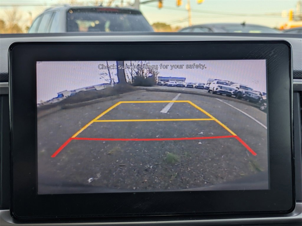 Used 2022 Hyundai Venue SEL image 21