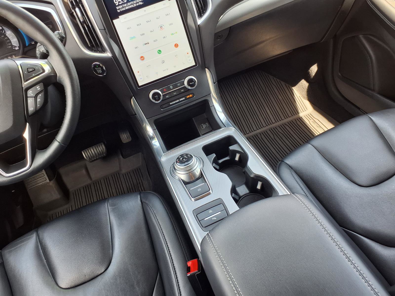 Used 2021 Ford Edge Titanium AWD/4WD image 10