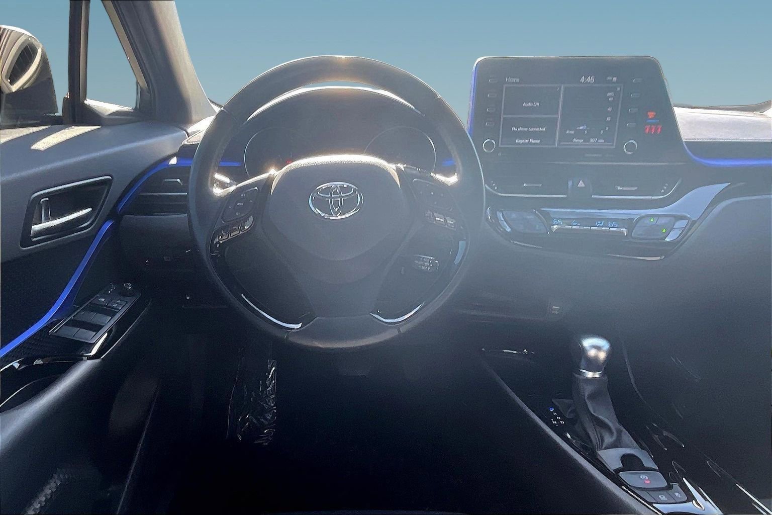Used 2022 Toyota C-HR XLE FWD image 8