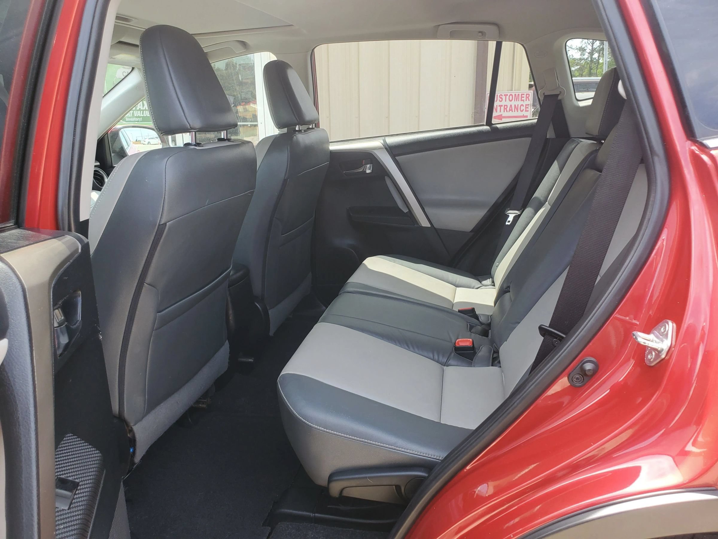 Used 2015 Toyota RAV4 Limited w/ Technology Package FWD image 29