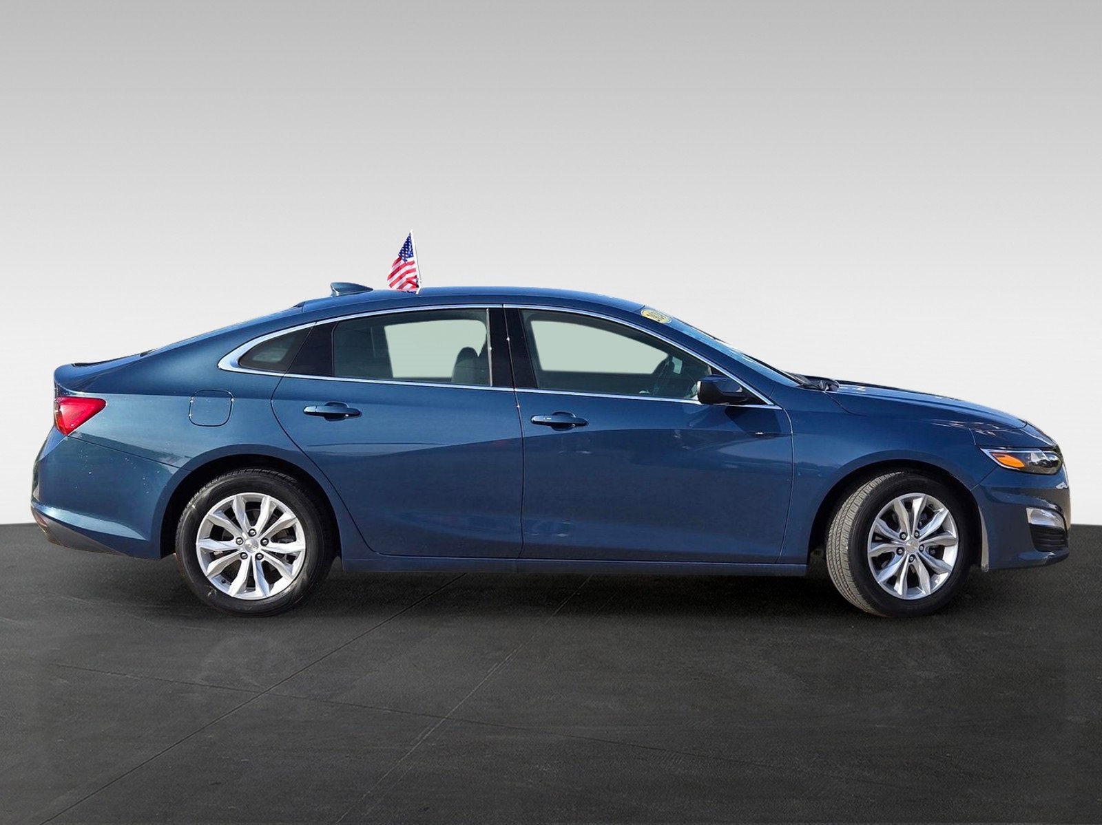 Used 2024 Chevrolet Malibu LT image 4