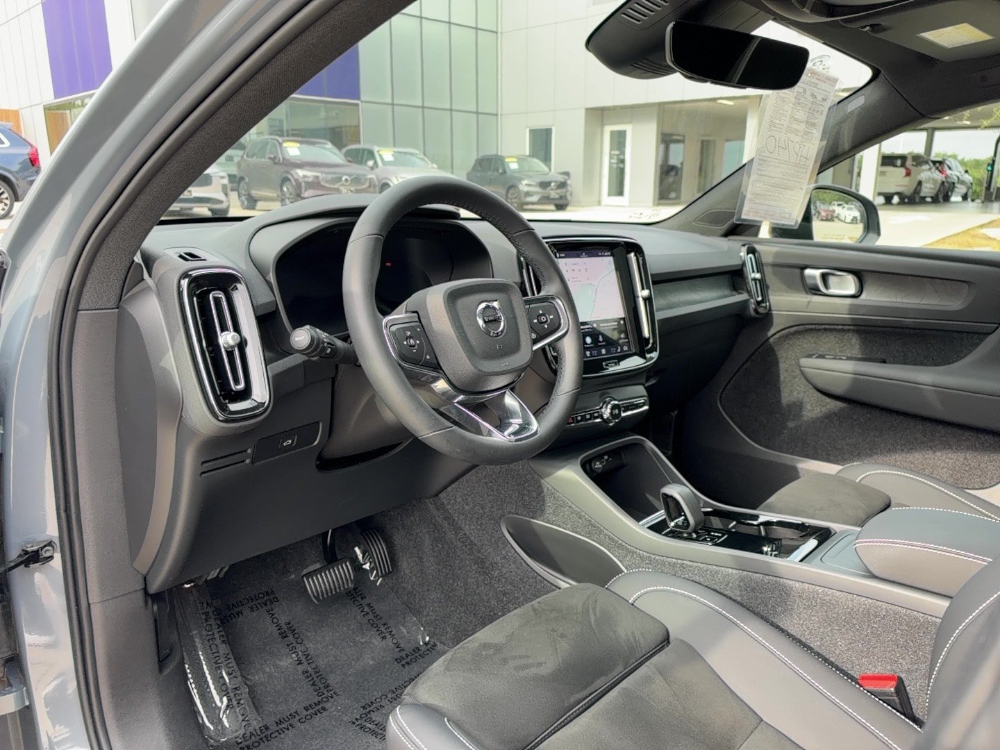 Certified 2023 Volvo C40 P8 Recharge Plus w/ Climate Package AWD/4WD image 12
