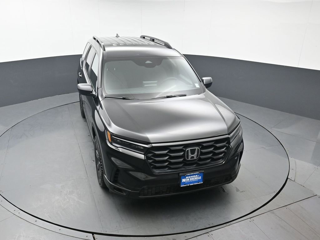 Certified 2025 Honda Pilot Sport image 45