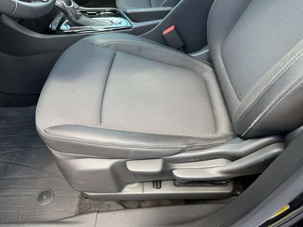 Certified 2023 Buick Encore GX Preferred FWD image 27
