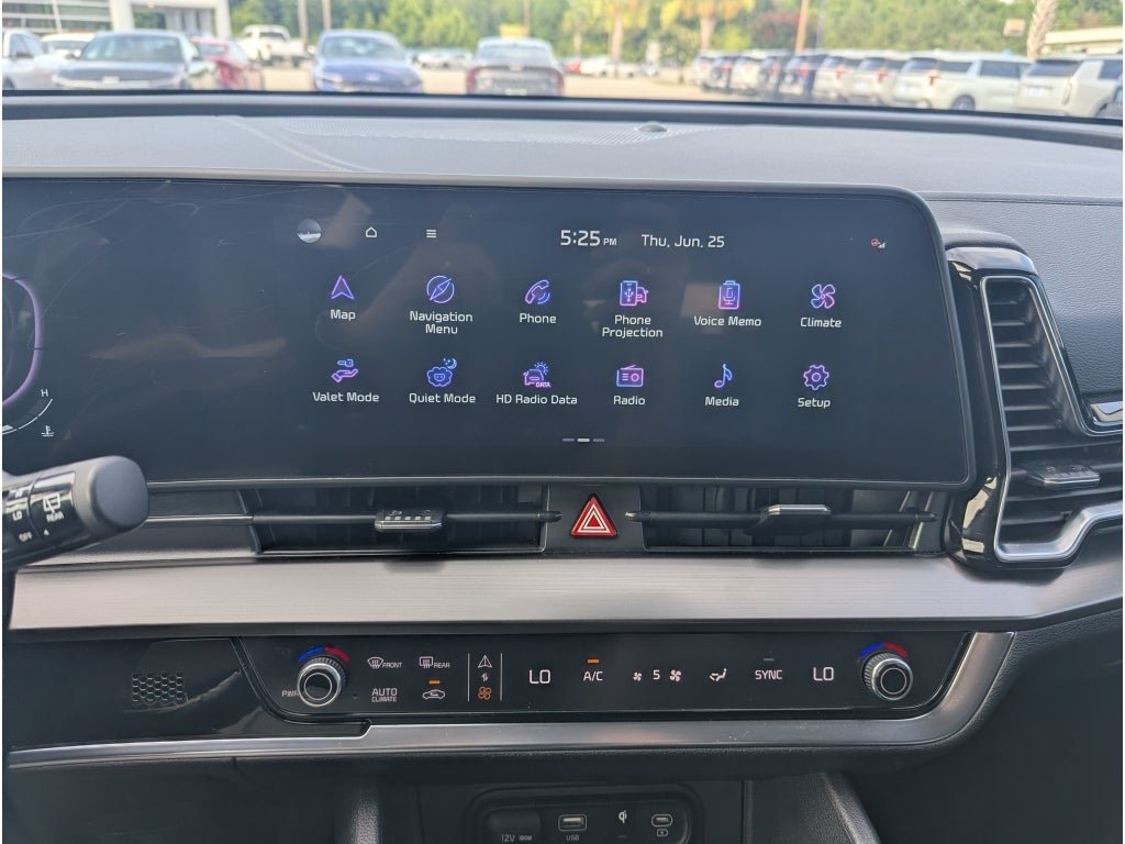 Used 2025 Kia Sportage EX w/ Premium Package FWD image 21