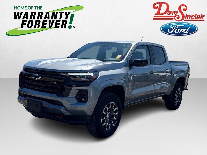 Used 2024 Chevrolet Colorado Z71 w/ Z71 Convenience Package 2