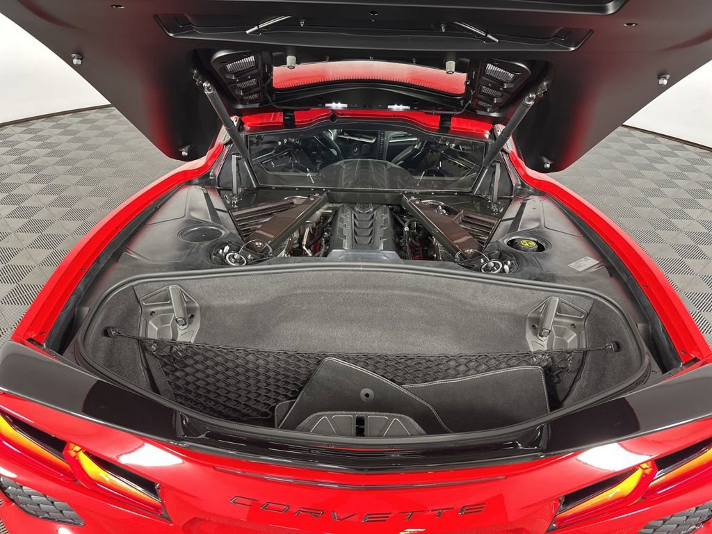 Used 2021 Chevrolet Corvette Stingray Preferred Cpe w/ Z51 Performance Package RWD image 27