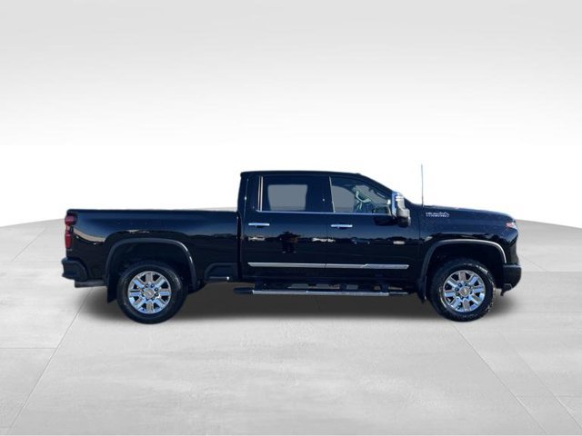 Used 2024 Chevrolet Silverado 3500 High Country w/ High Country Premium Package AWD/4WD image 6