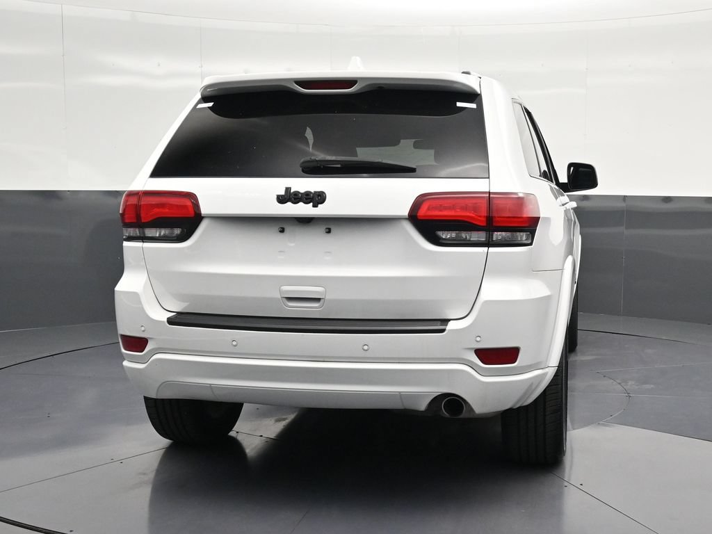 Used 2021 Jeep Grand Cherokee Laredo X RWD image 2