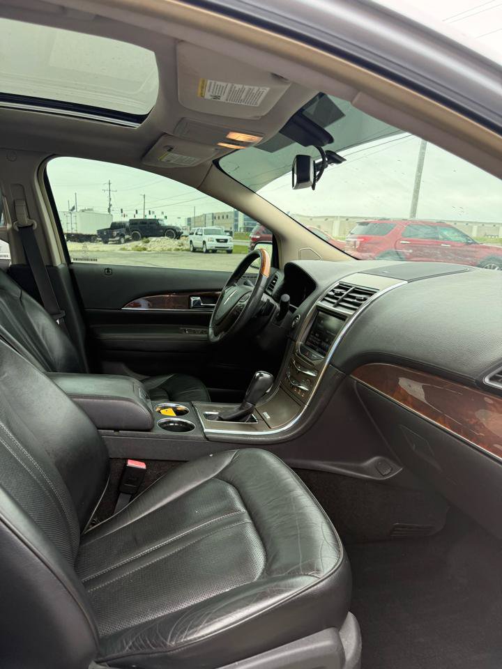 Used 2014 Lincoln MKX AWD w/ Equipment Group 102A image 3