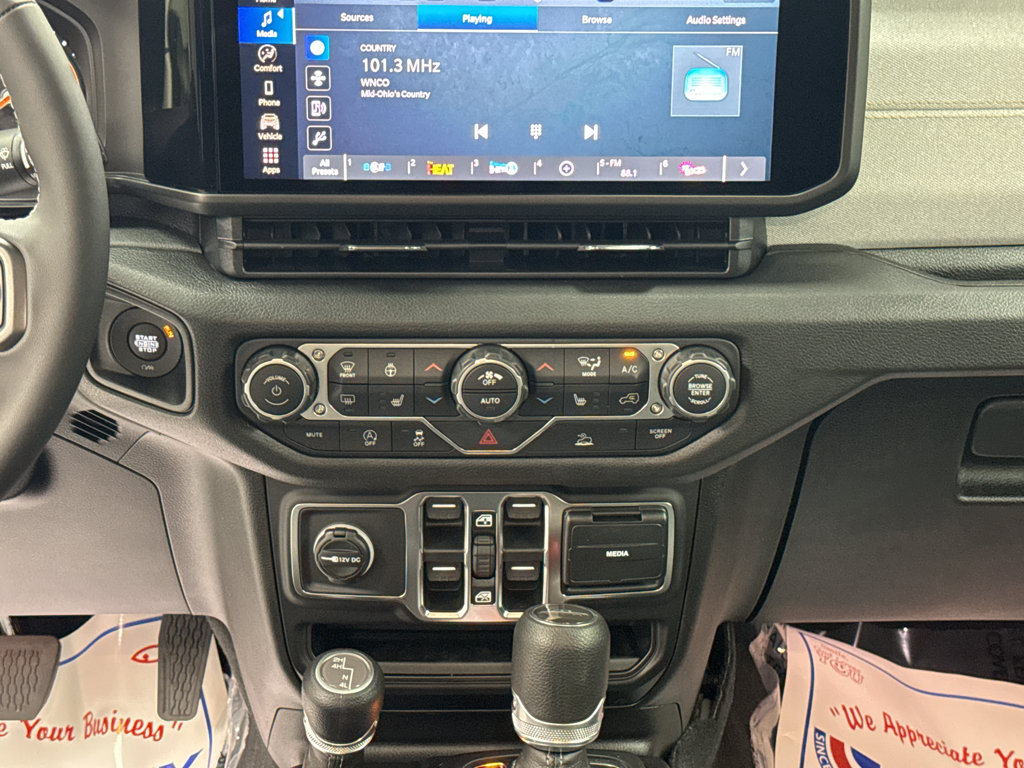 New 2026 Jeep Gladiator Sport AWD/4WD image 10