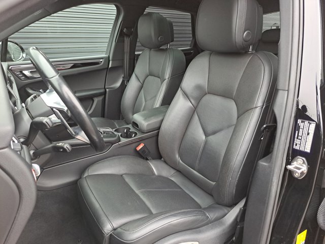 Certified 2020 Porsche Macan S image 5