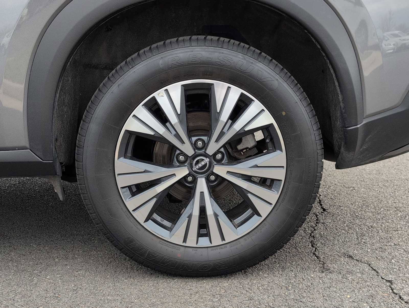 Used 2023 Nissan Rogue SV image 14