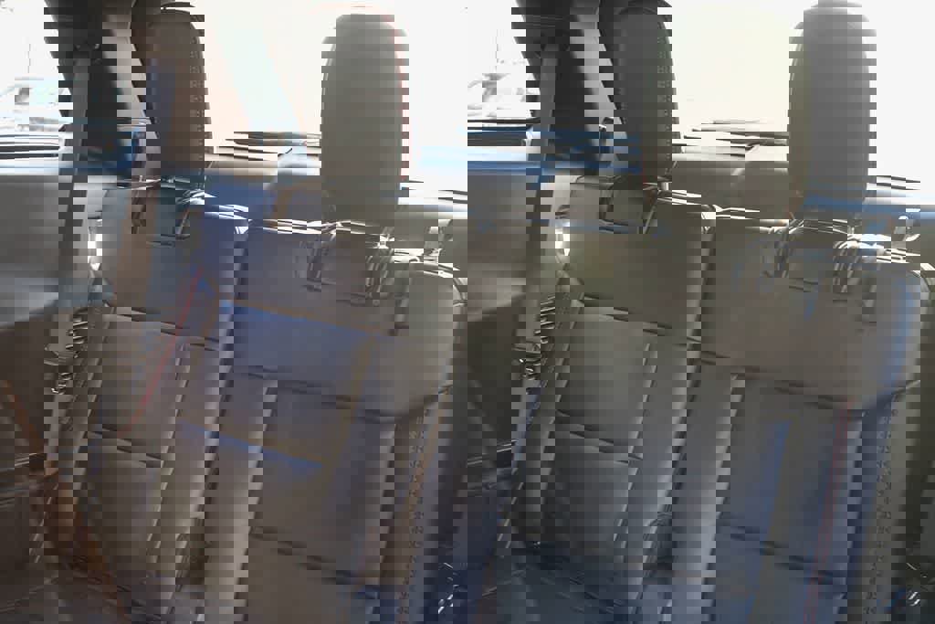 New 2023 Ford Explorer ST-Line w/ Class IV Trailer Tow Package image 19