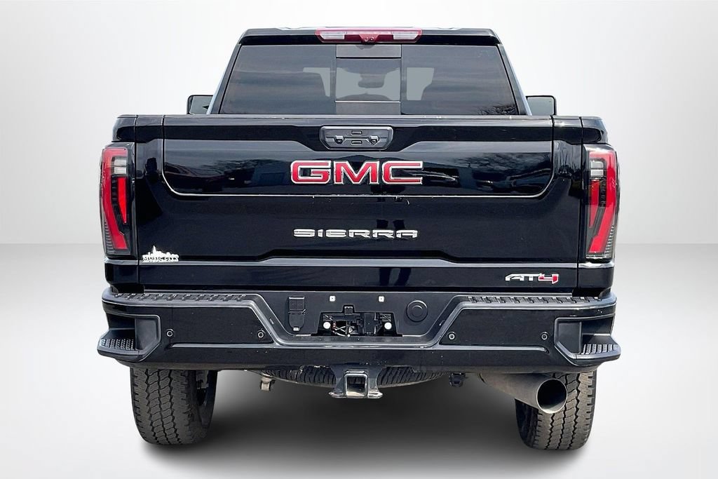 Used 2025 GMC Sierra 2500 AT4 w/ Technology Package AWD/4WD image 7