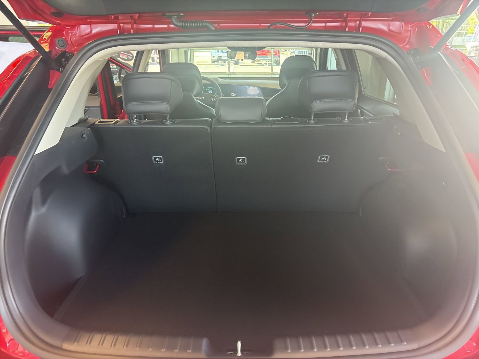 New 2025 Kia Niro EX image 11