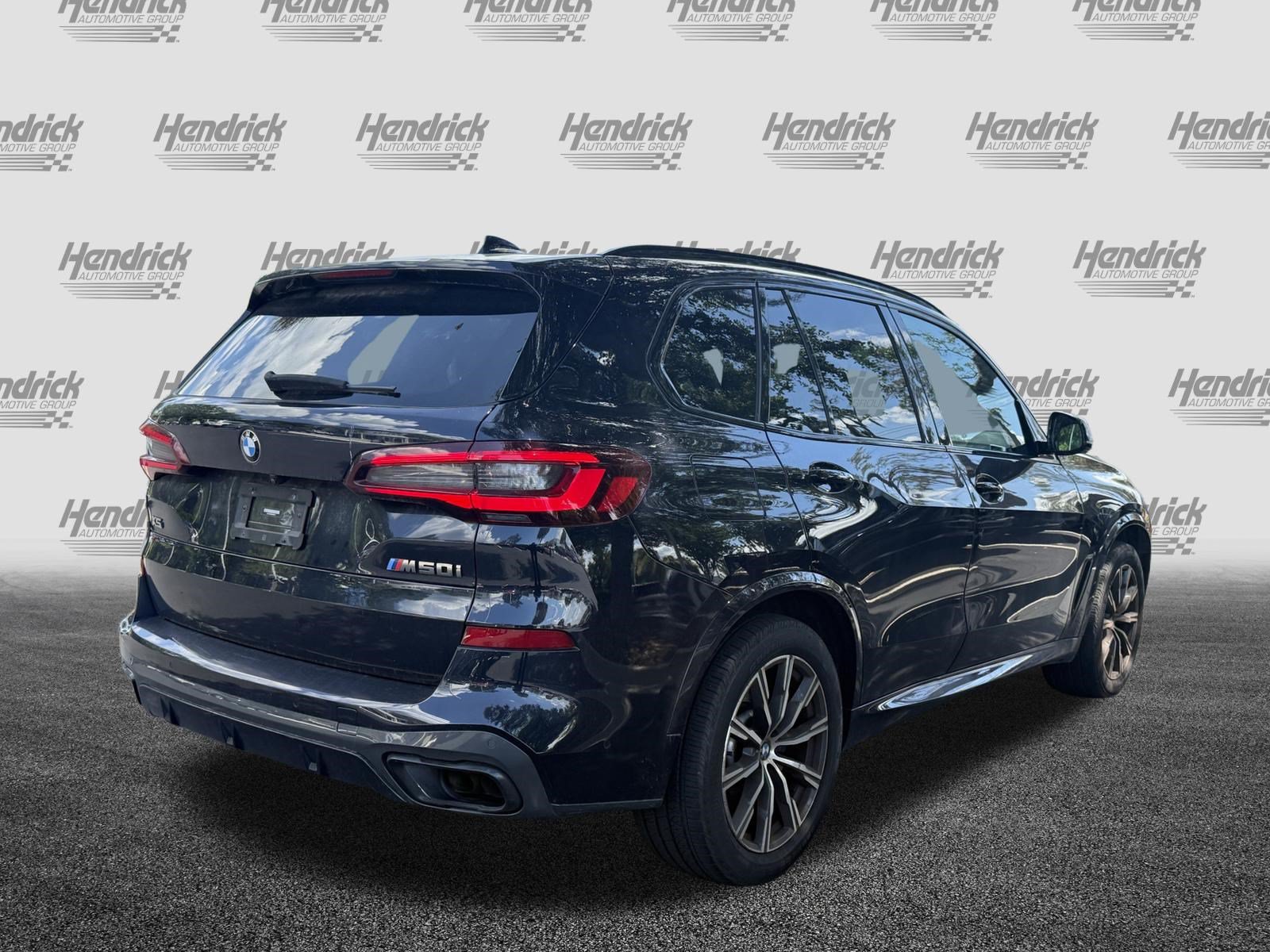 Used 2022 BMW X5 M50i AWD/4WD image 11