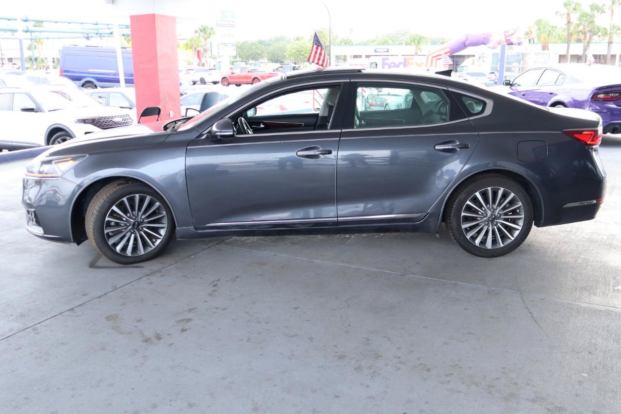 Used 2017 Kia Cadenza Technology FWD image 8