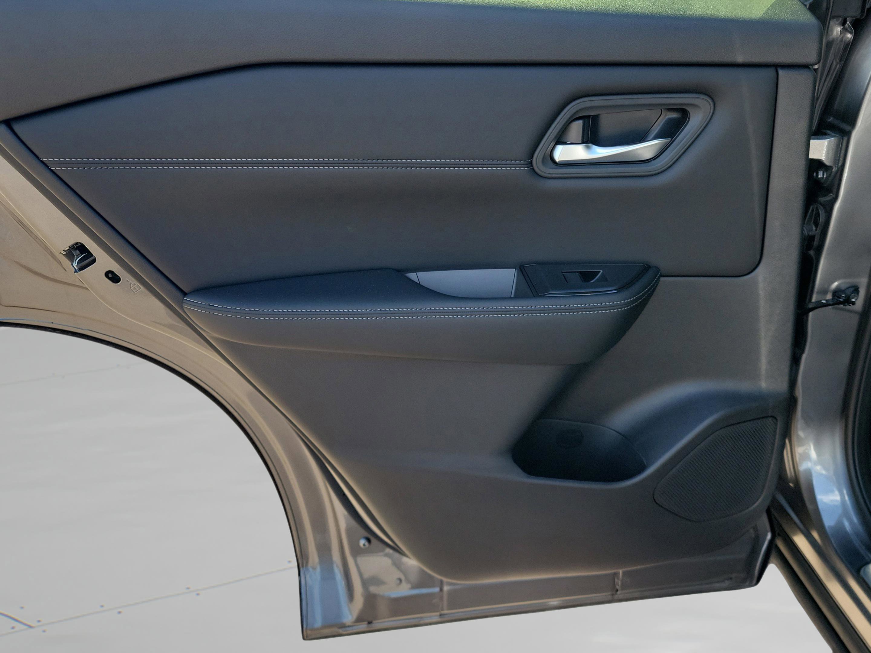 New 2026 Nissan Rogue SV FWD image 10
