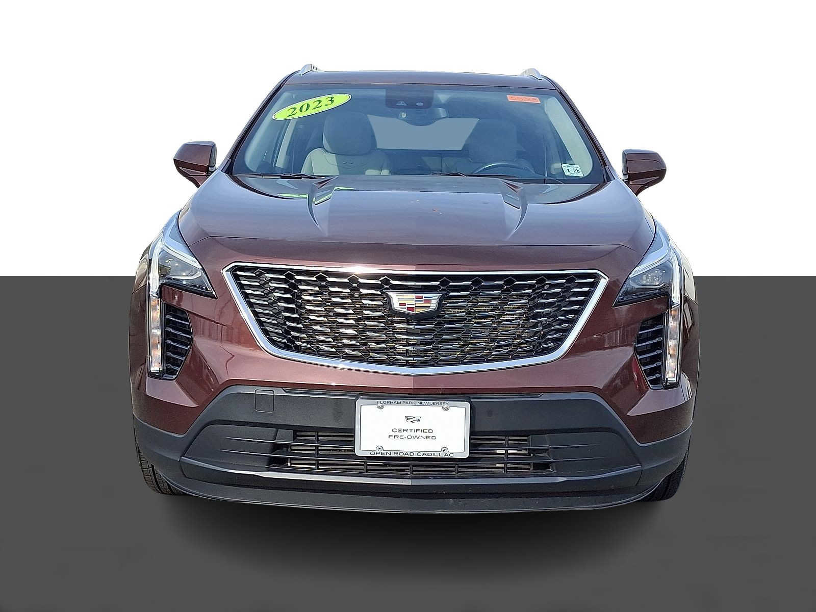 Used 2023 Cadillac XT4 Luxury w/ Cold Weather Package image 2