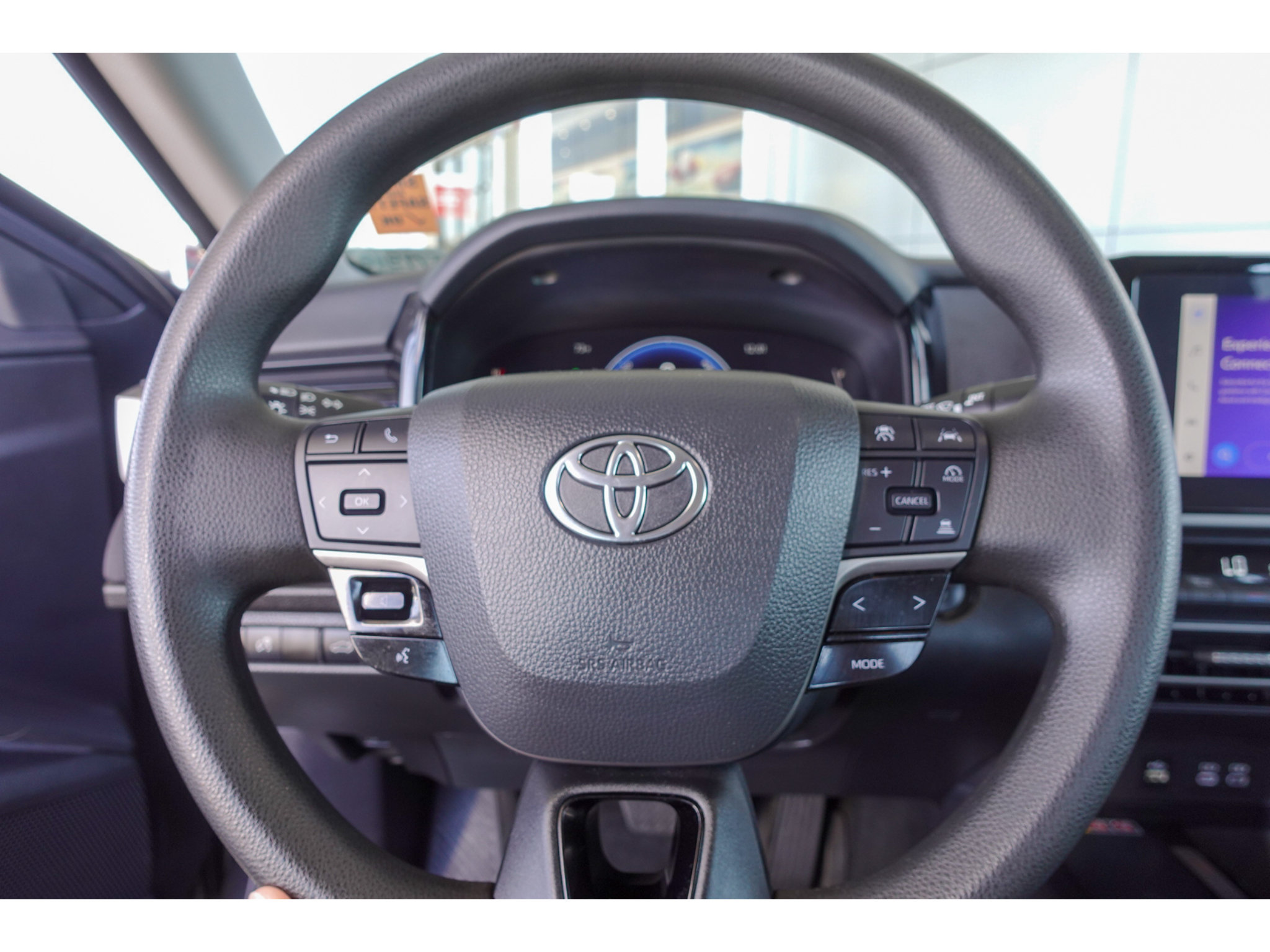 Used 2025 Toyota Camry LE FWD image 14