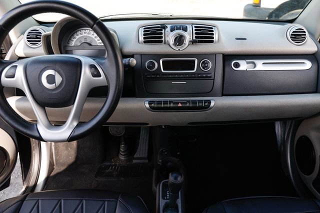 Used 2013 smart fortwo passion w/ Cruise Control Pkg image 2