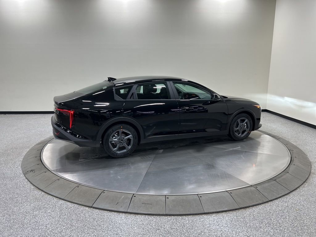 New 2026 Kia K4 LXS image 4